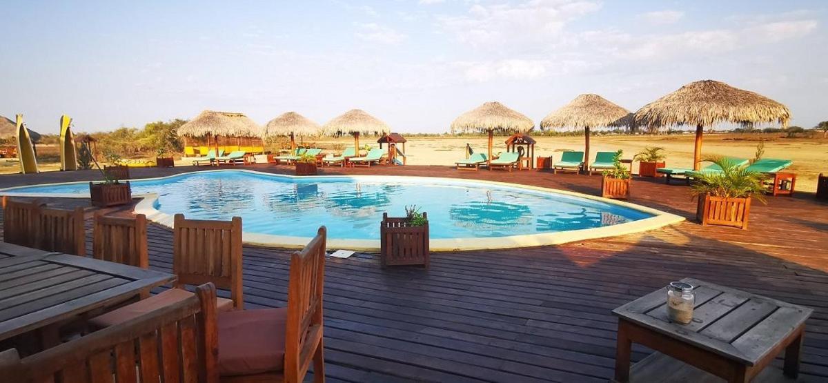 Cap Kimony Hotel Morondava Exterior photo